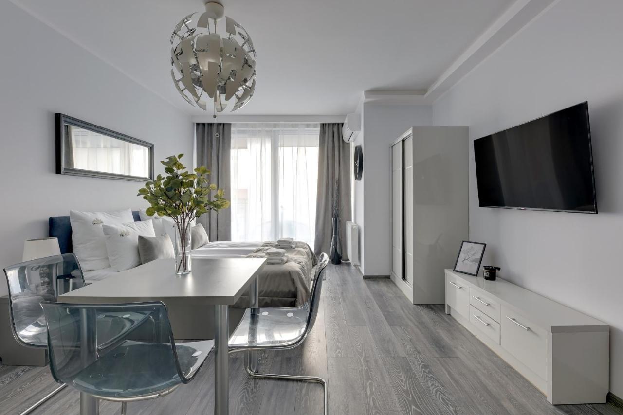 Downtown Apartments Sadova City Center & Parking Гданськ Екстер'єр фото