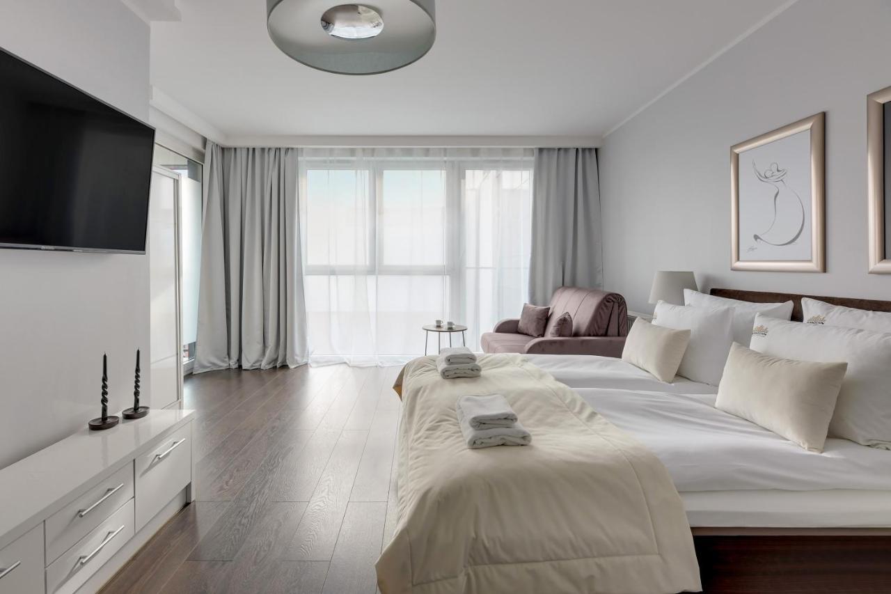 Downtown Apartments Sadova City Center & Parking Гданськ Екстер'єр фото